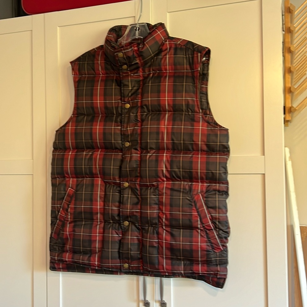 Land’s end plaid puffer vest size M. 38-40. Fits any gender. Maroon tartan.